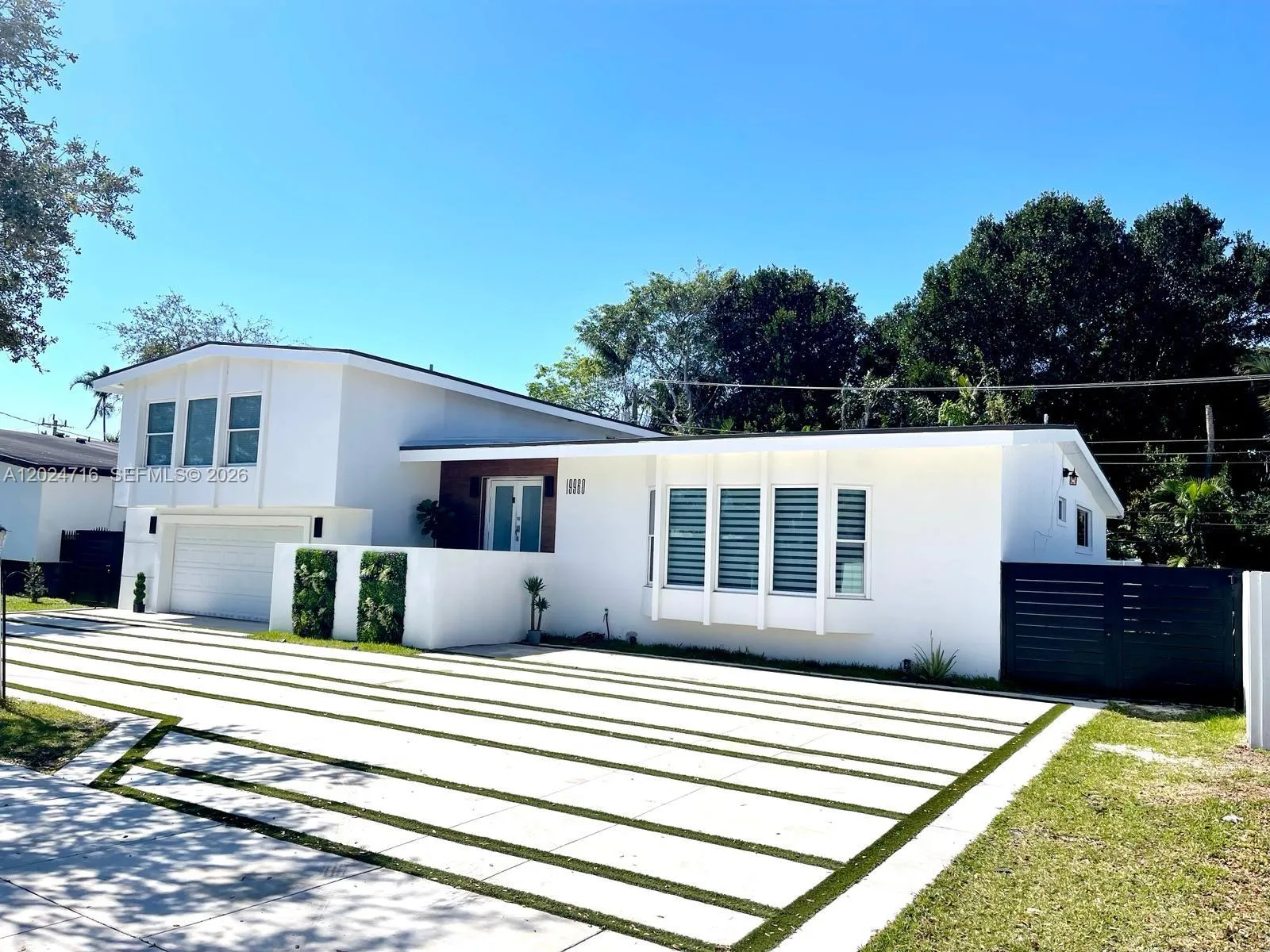 19960 Highland Lakes Blvd, Miami FL 33179