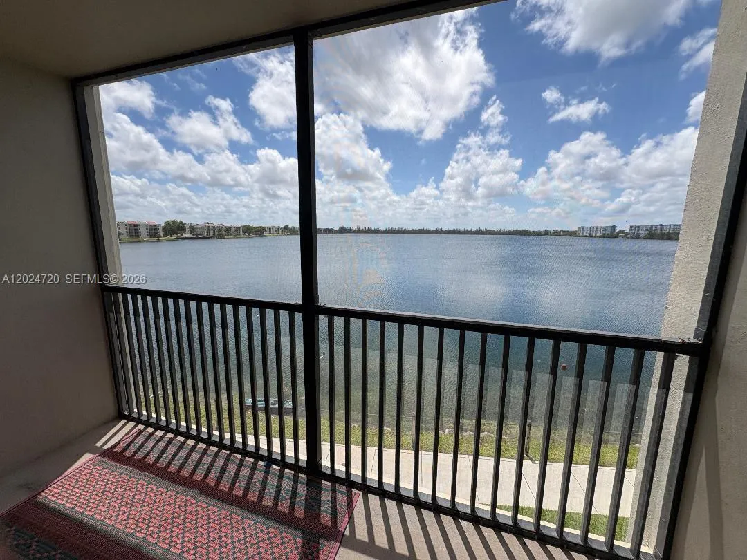 111 Lake Emerald Dr # 302, Oakland Park FL 33309