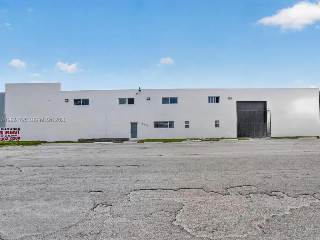 2955 NW 75th St, Miami FL 33147