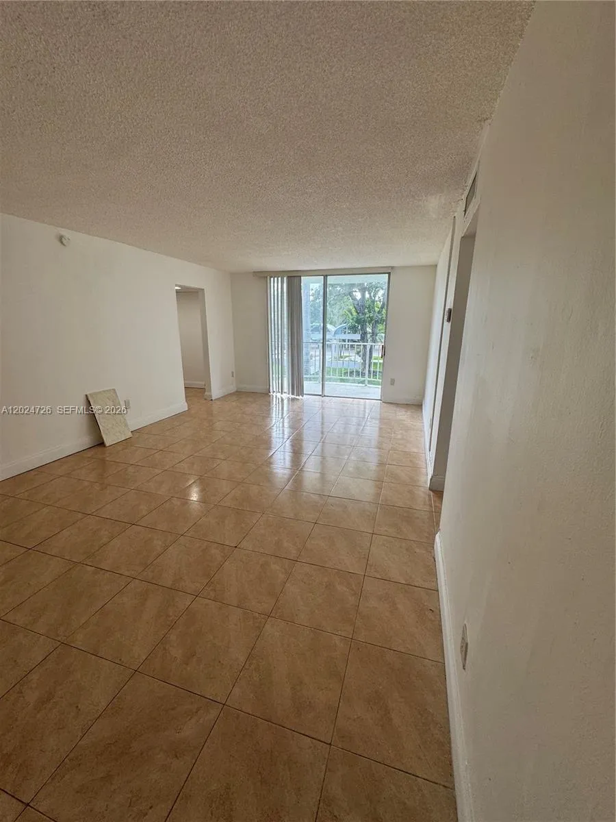 486 NW 165th St Rd # 201, Miami FL 33169