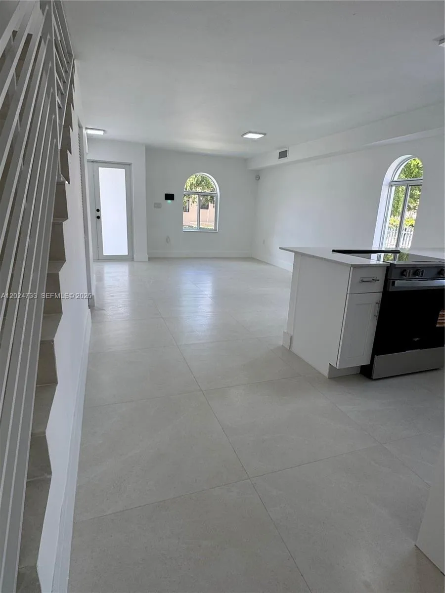 3305 SW 28st # 3305, Miami FL 33133