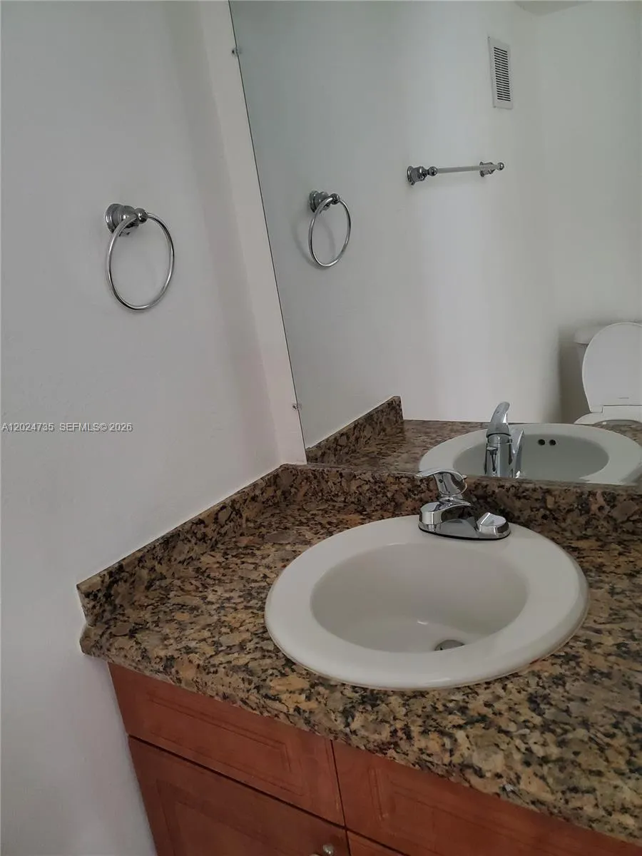 1300 Moffett St # 106, Hallandale Beach FL 33009