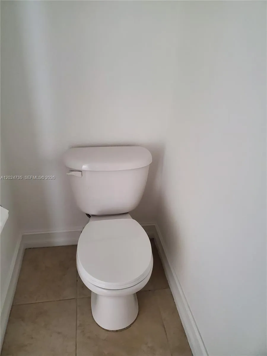 1300 Moffett St # 106, Hallandale Beach FL 33009