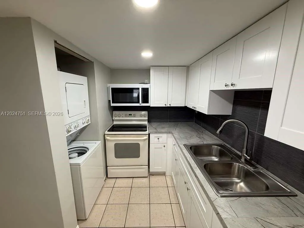 10000 NW 80th Ct # 2345, Hialeah Gardens FL 33016