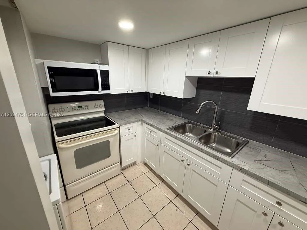 10000 NW 80th Ct # 2345, Hialeah Gardens FL 33016