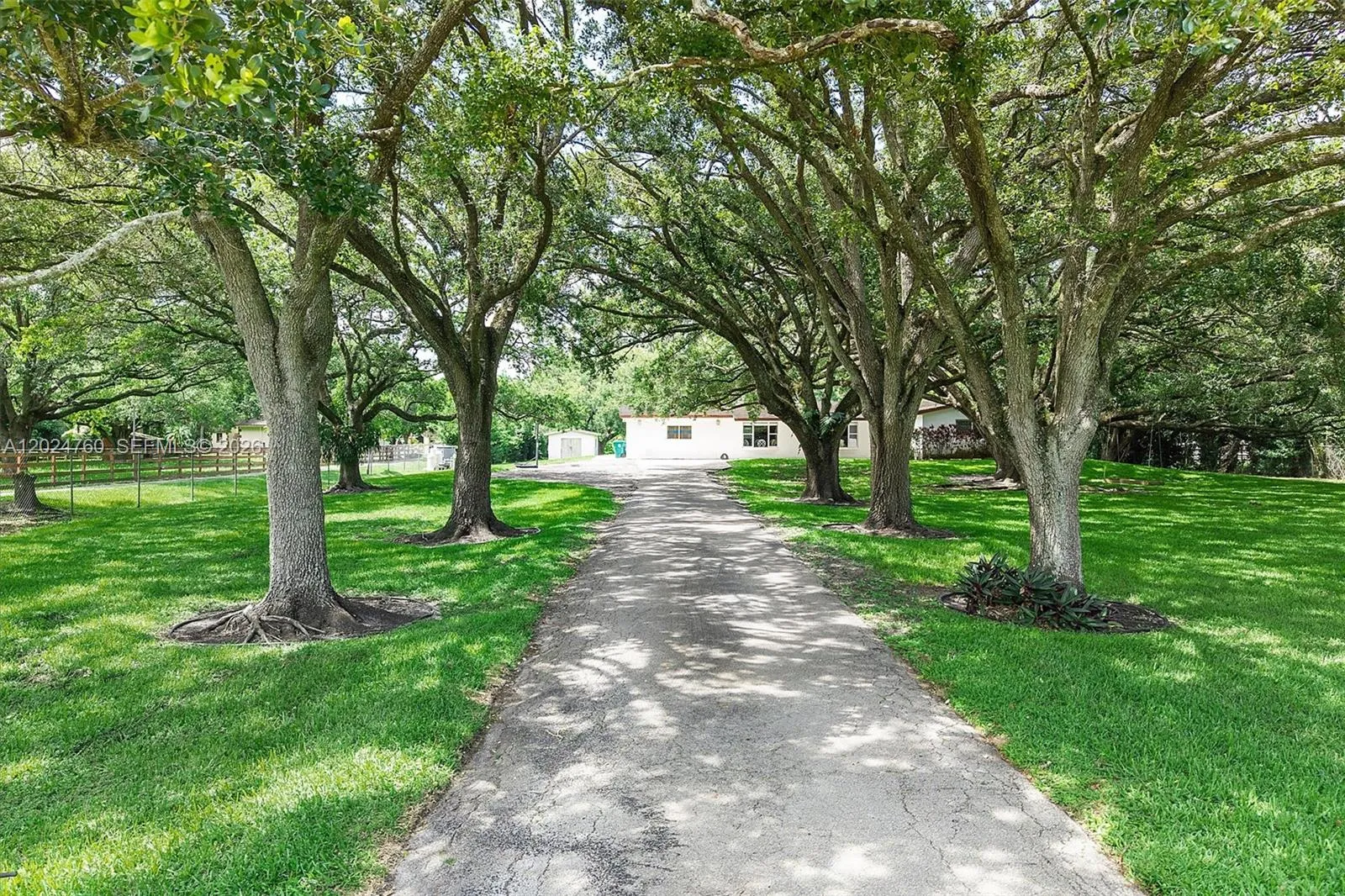 13821 Mustang Trl, Southwest Ranches FL 33330