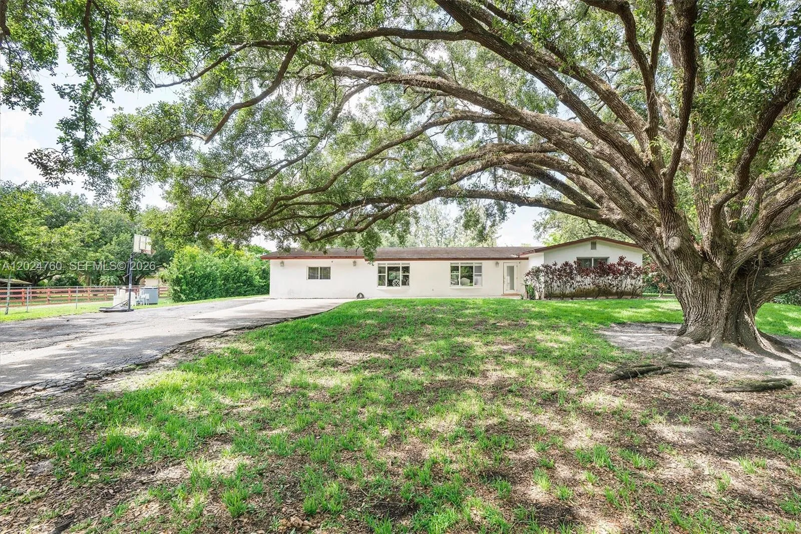 13821 Mustang Trl, Southwest Ranches FL 33330