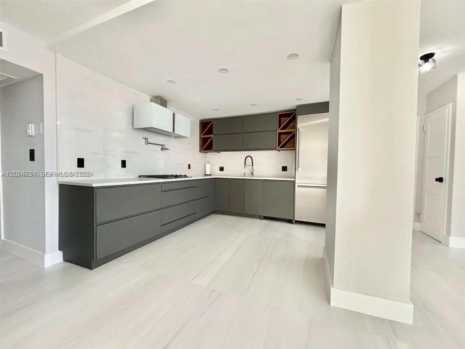 2030 S Ocean Dr # 806, Hallandale Beach FL 33009