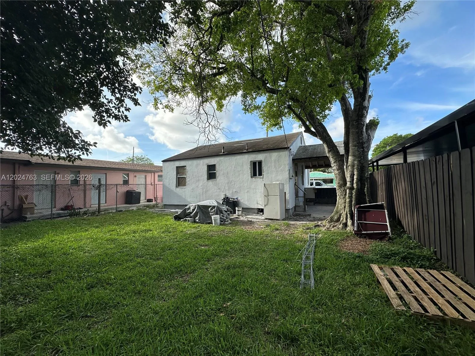 1773 NW 45th St, Miami FL 33142