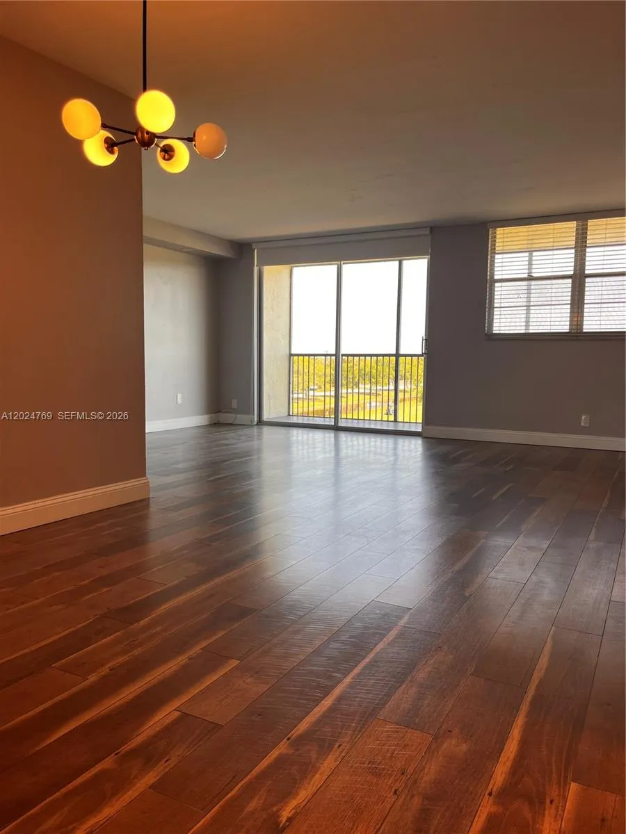 3100 W Rolling Hills Cir # 403, Davie FL 33328