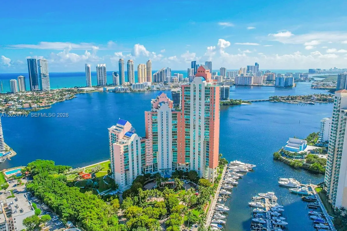 3370 Hidden Bay Dr # 1814, Aventura FL 33180