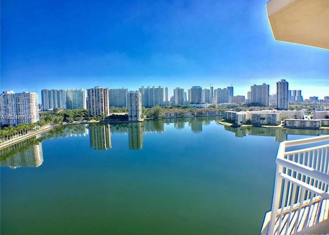 18081 Biscayne Blvd # 1904, Aventura FL 33160