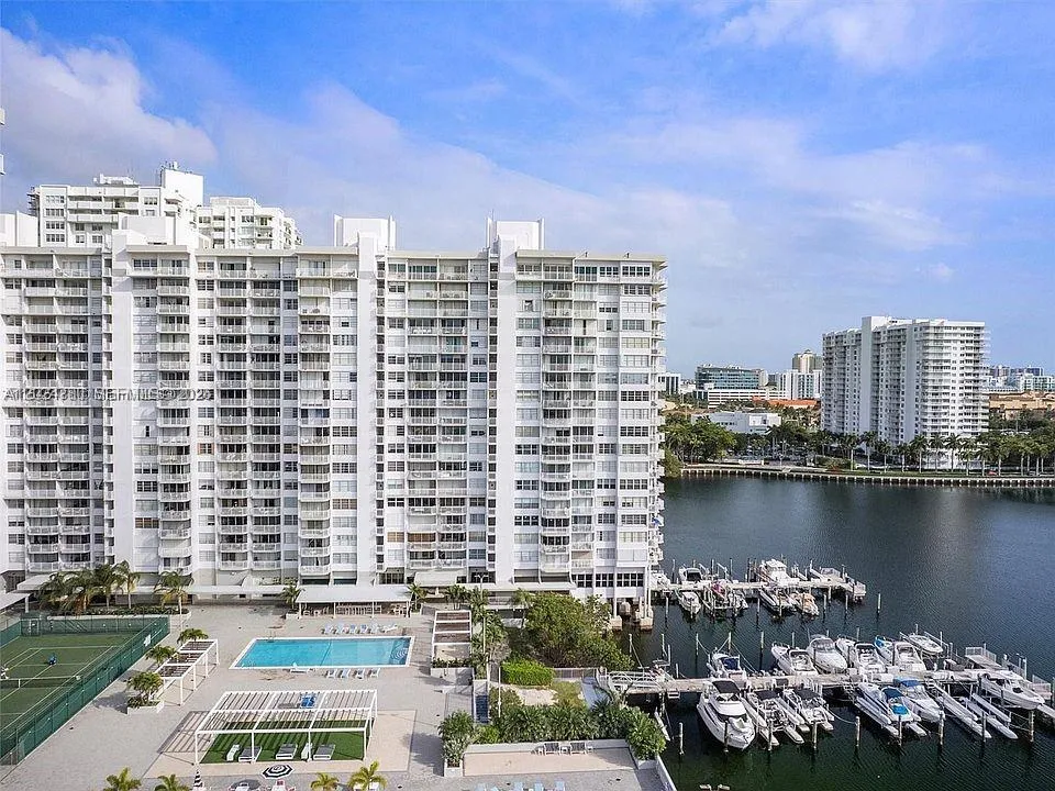 18081 Biscayne Blvd # 1904, Aventura FL 33160