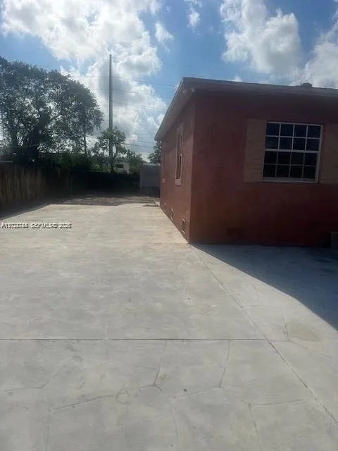 9230 NW 16th Ave # 0, Miami FL 33147