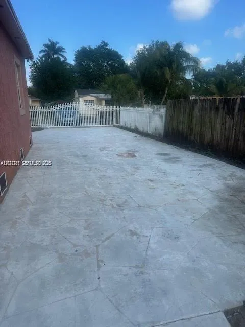 9230 NW 16th Ave # 0, Miami FL 33147