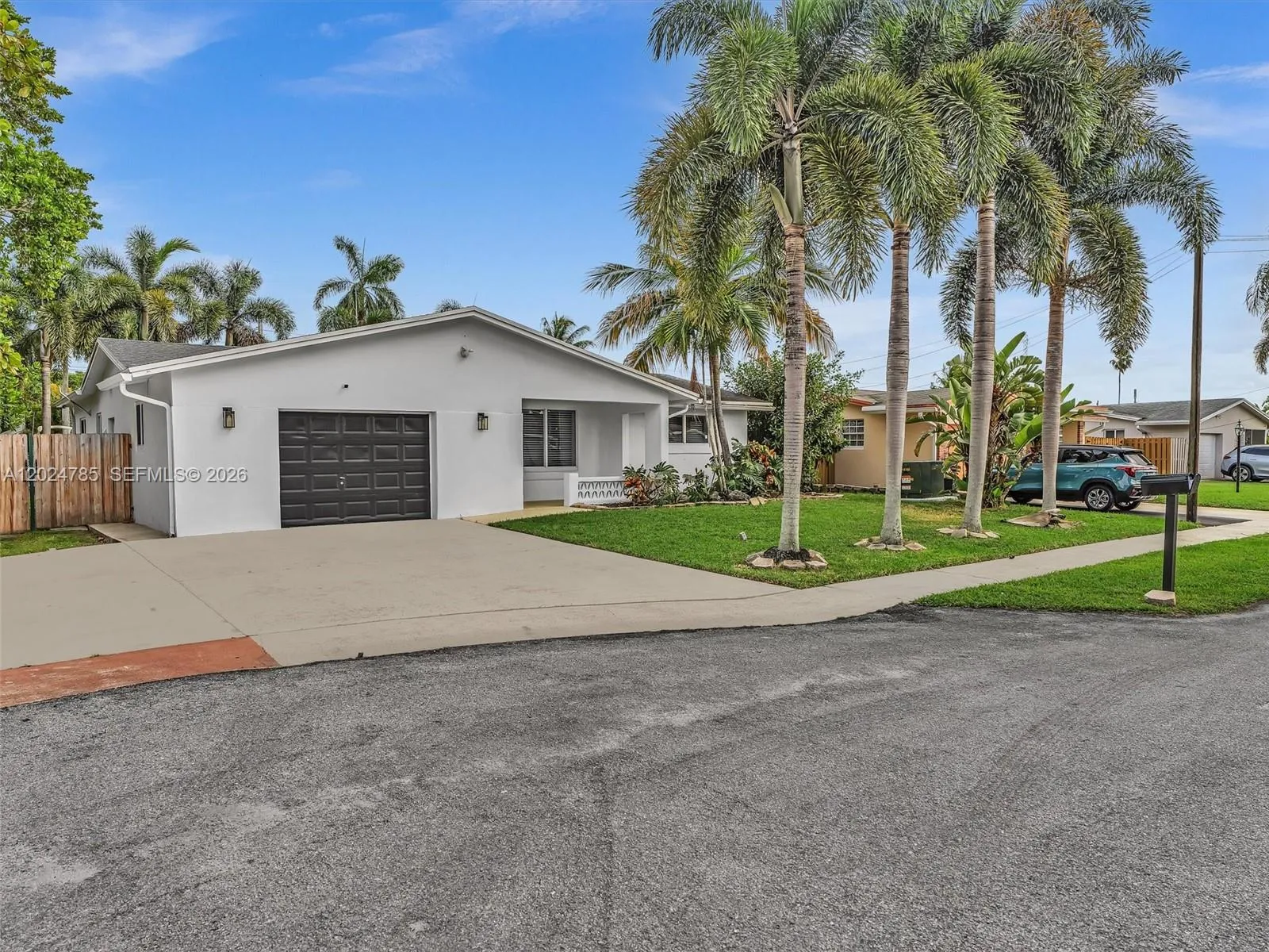 4500 SW 42nd Ter, Dania Beach FL 33314