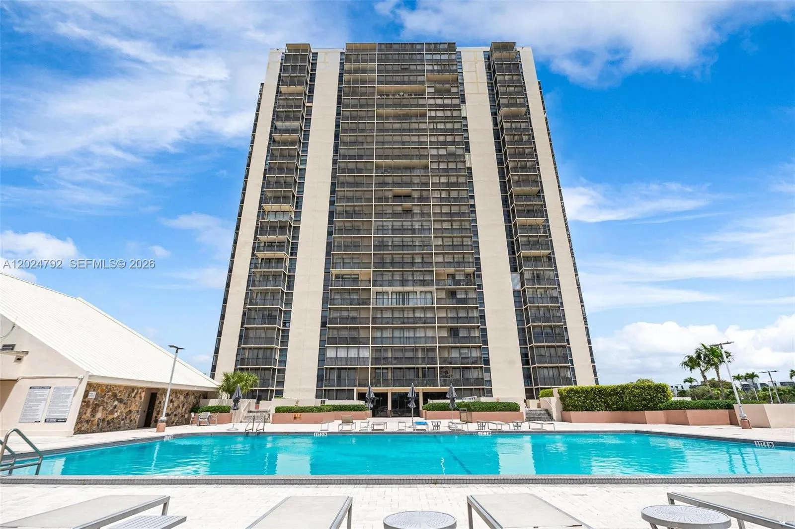 20301 W Country Club Dr # 825, Aventura FL 33180