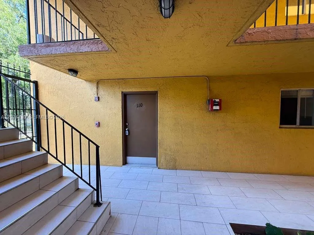 1501 W 42nd St # 110, Hialeah FL 33012