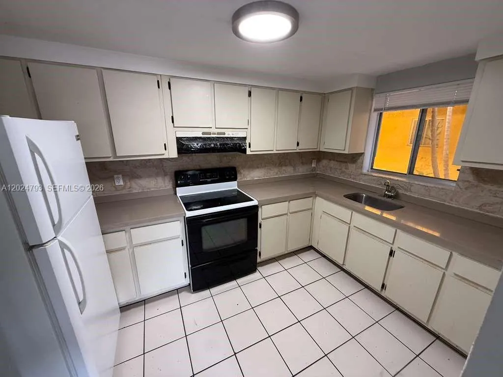 1501 W 42nd St # 110, Hialeah FL 33012