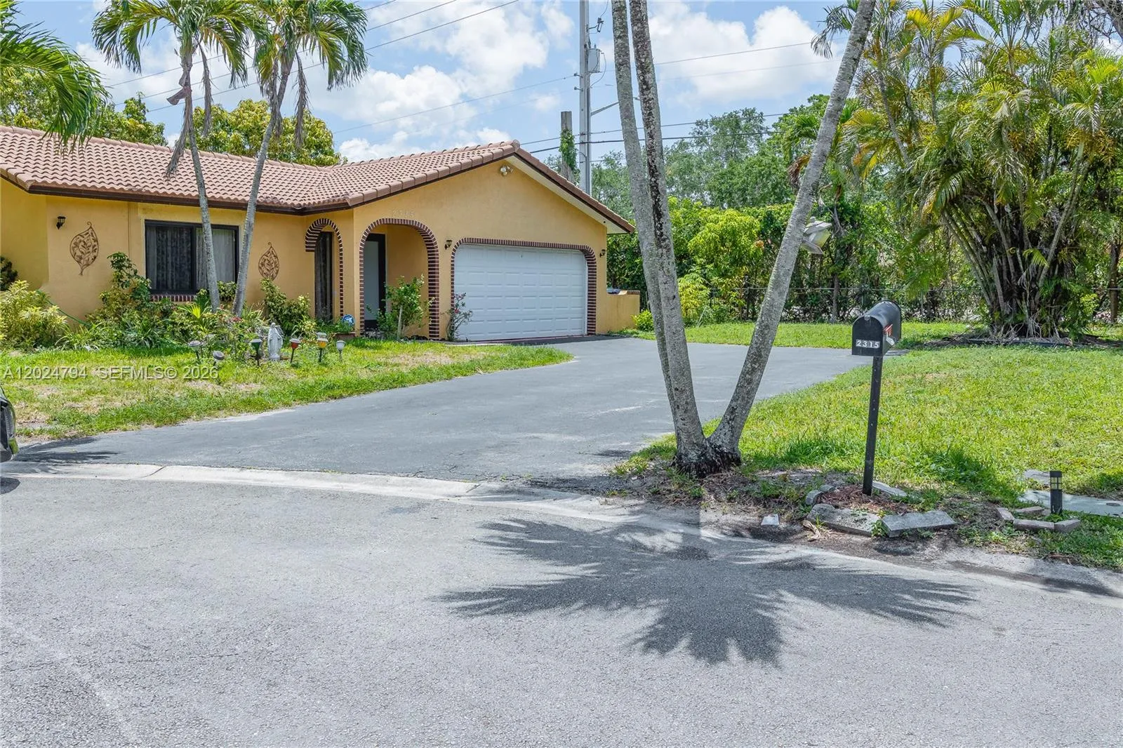 2315 NW 98th Ter, Coral Springs FL 33065