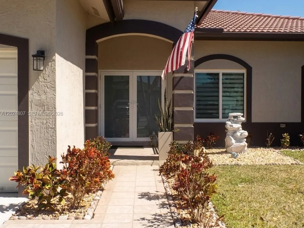 14127 SW 161st Pl, Miami FL 33196