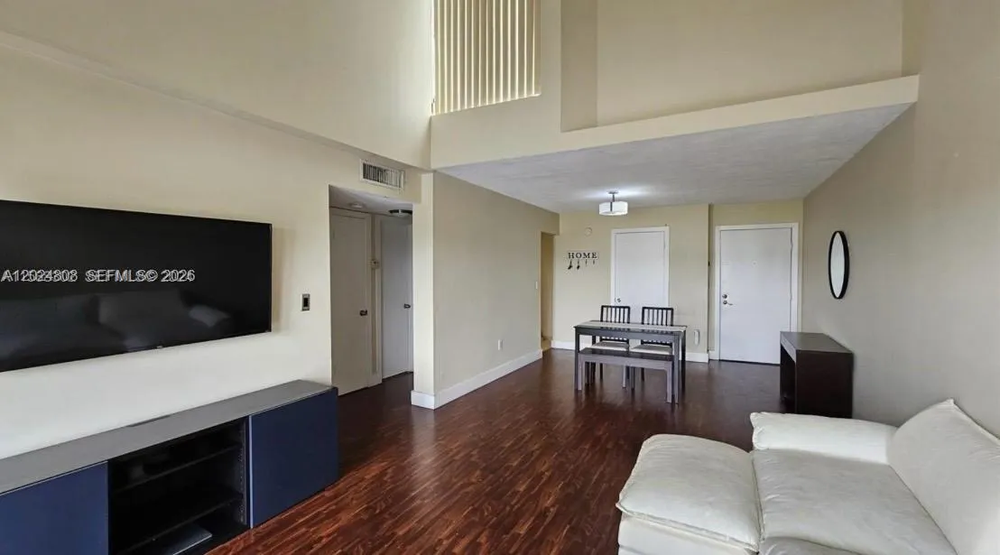 502 NW 87th Ave # 403, Miami FL 33172