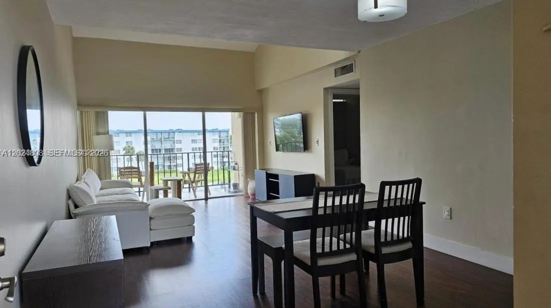 502 NW 87th Ave # 403, Miami FL 33172