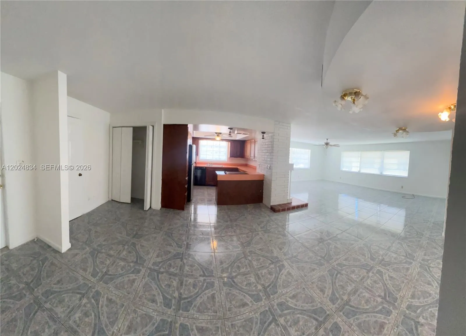 1040 Crystal Lake Dr # 2, Deerfield Beach FL 33064