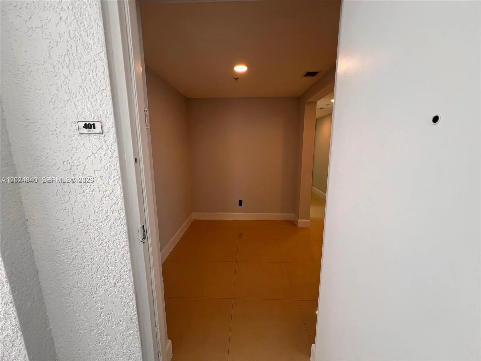 14951 Royal Oaks Ln # 401, North Miami FL 33181