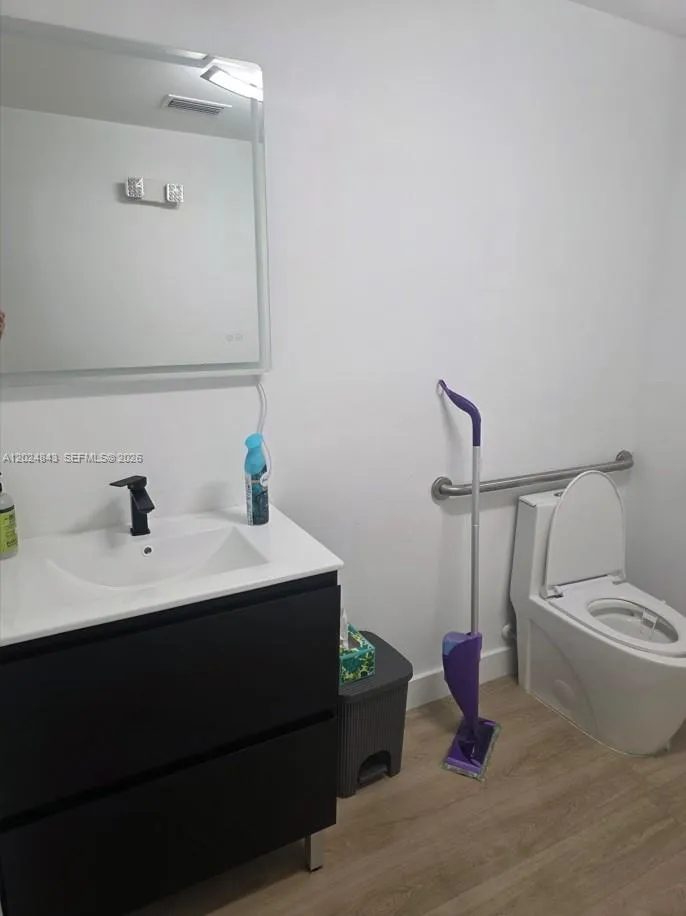 3560 Work DR # 6, Fort Myers FL 33916