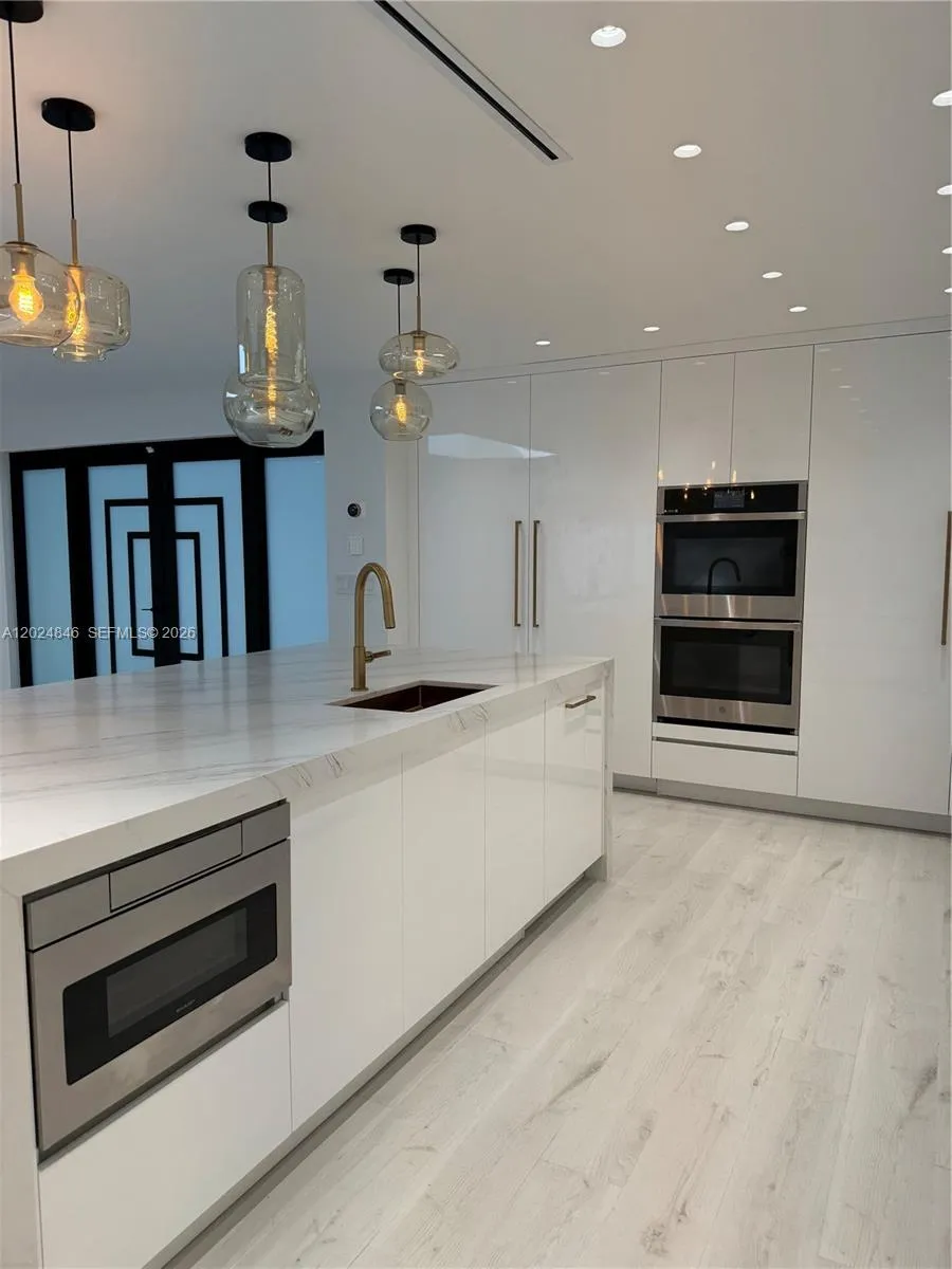 5841 SW 37th Ave, Dania Beach FL 33312