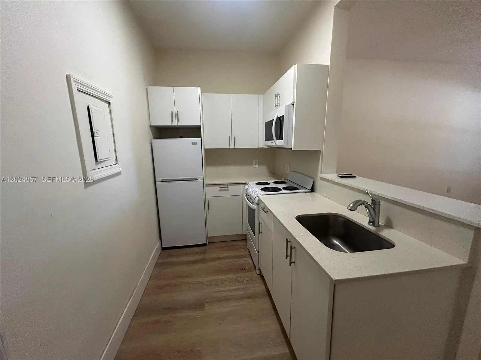 2000 Monroe St # 9, Hollywood FL 33020