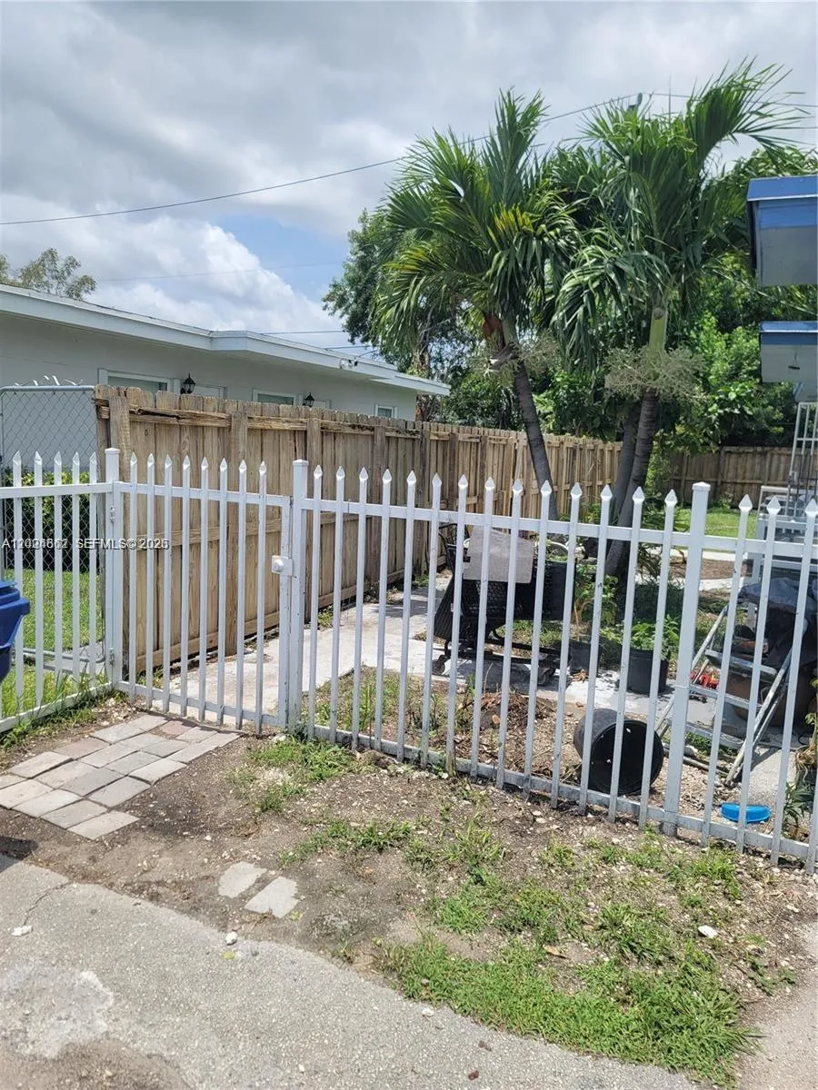 22300 SW 117th Ave # 4, Miami FL 33170