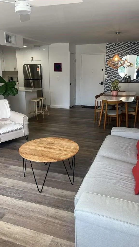 1913 S.Ocean dr. # 429, Hallandale Beach FL 33009