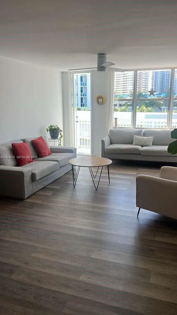 1913 S.Ocean dr. # 429, Hallandale Beach FL 33009