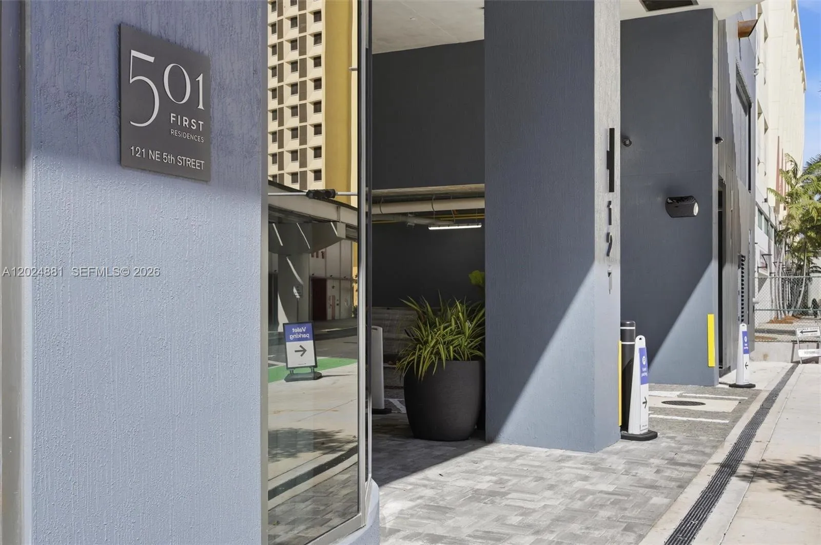 121 NE 5th St # 1712, Miami FL 33132