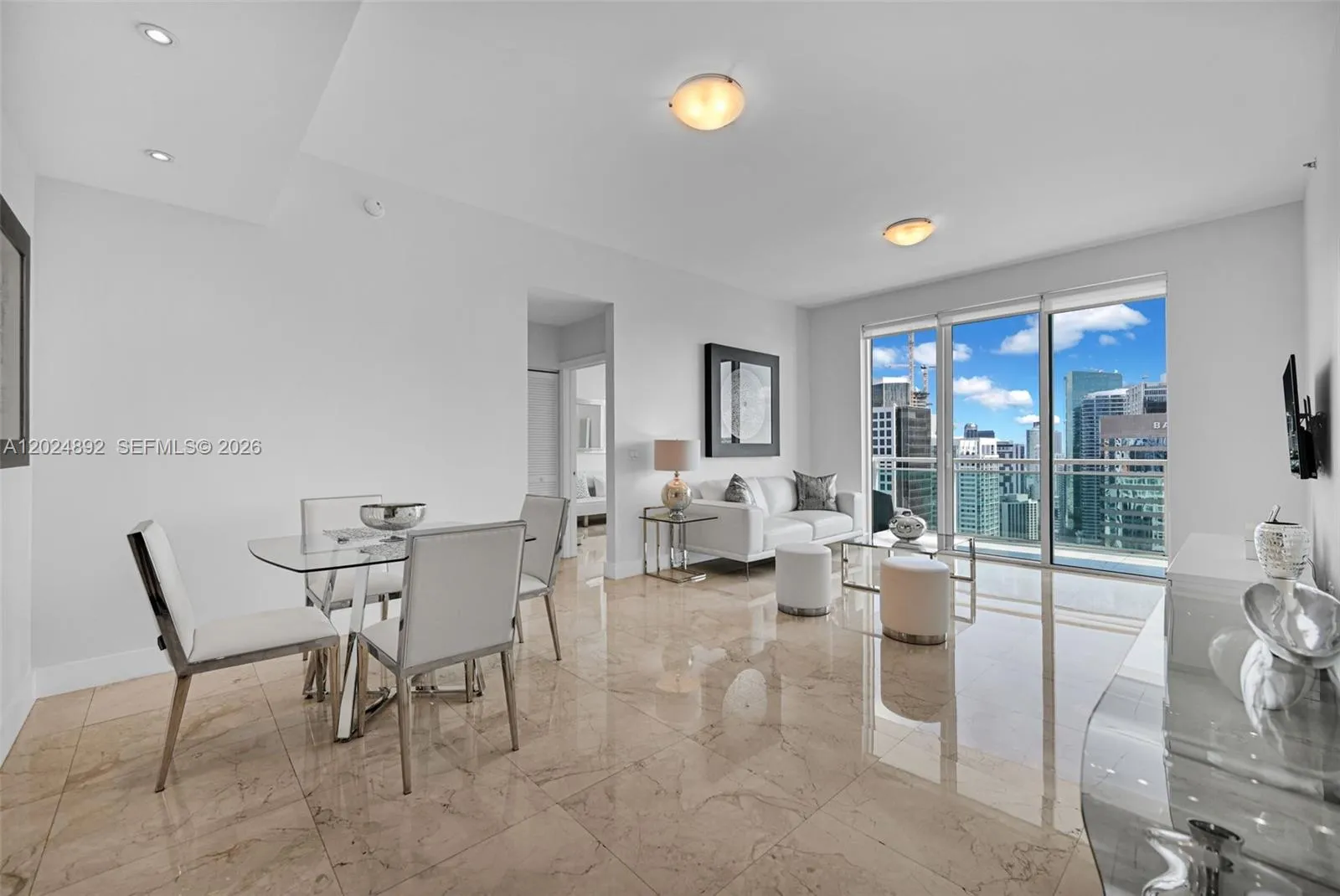 950 Brickell Bay Dr # 4204, Miami FL 33131