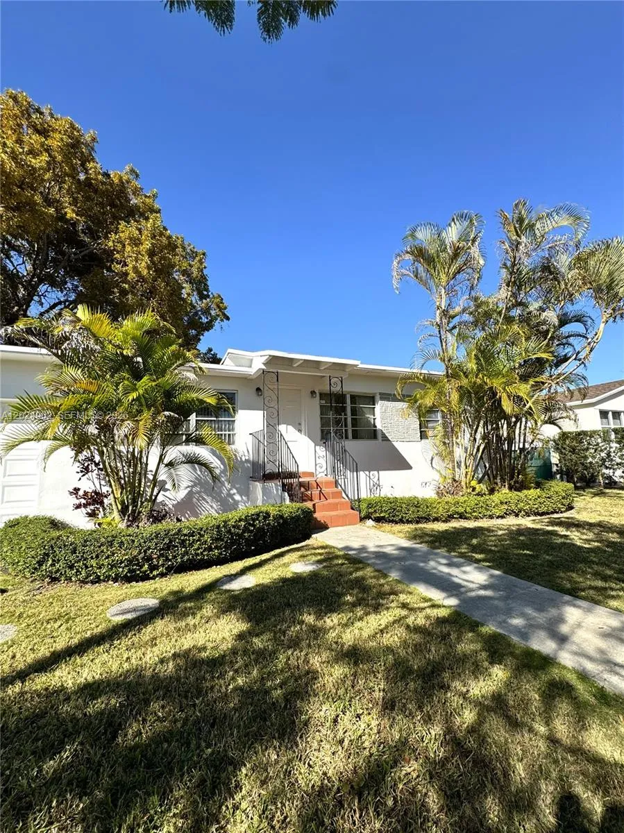5353 SW 6th St, Miami FL 33134