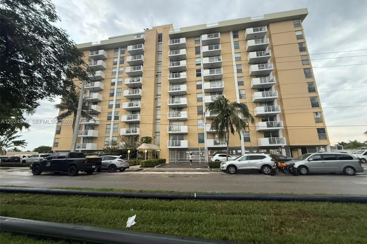 2020 NE 135th St # 503, North Miami FL 33181