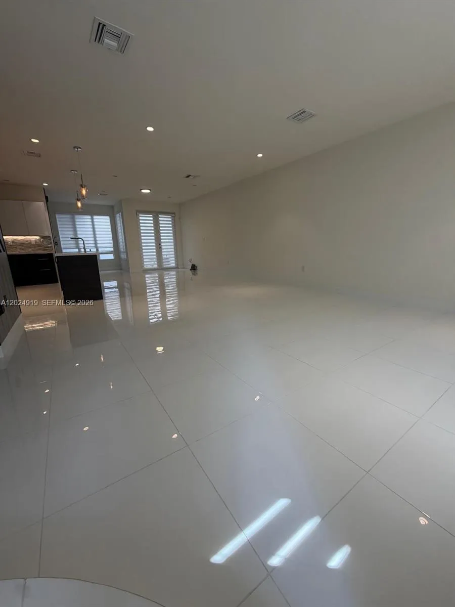 6311 NW 103rd Psge # 6311, Doral FL 33178