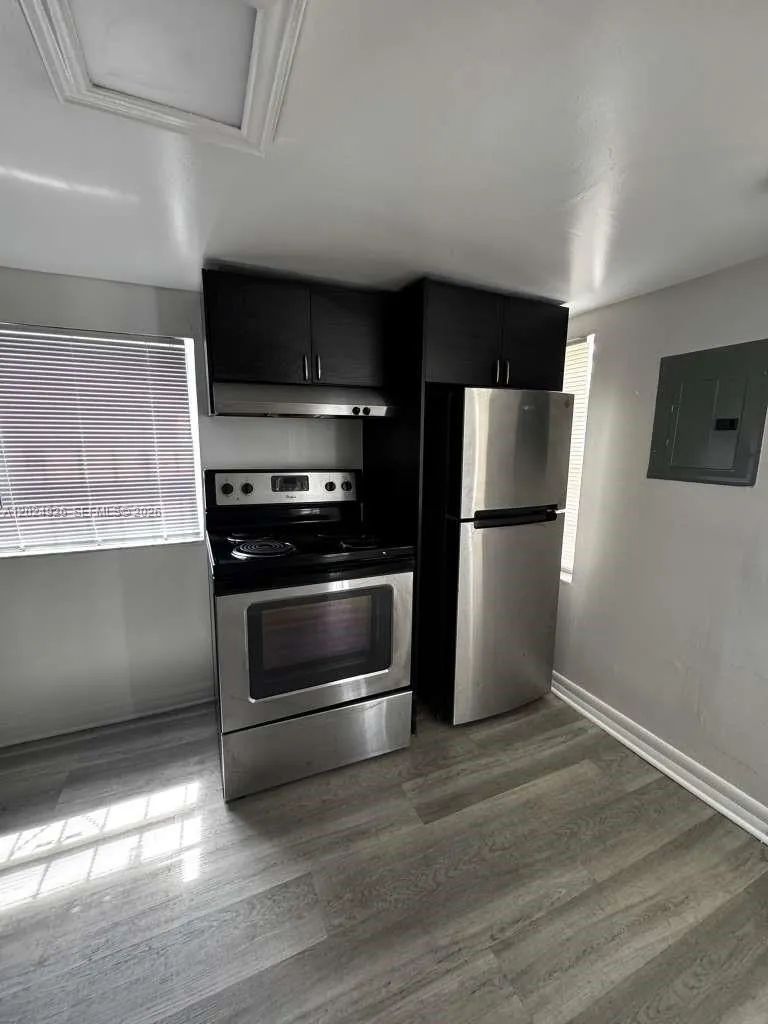 1121 NW 40th St # 3, Miami FL 33127
