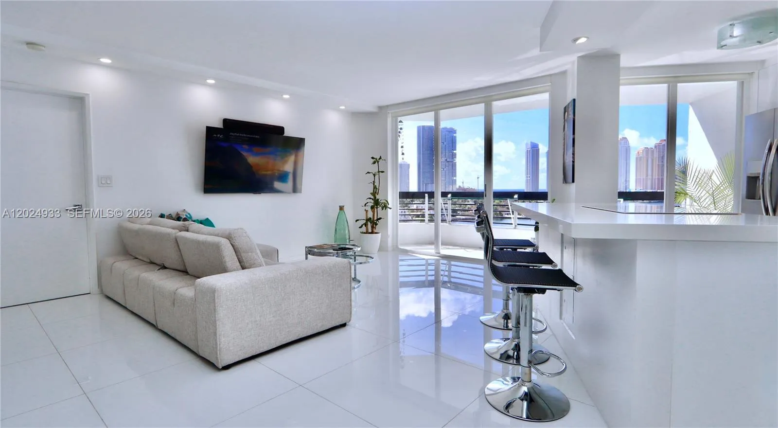 3600 Mystic Pointe Dr # 1115, Aventura FL 33180