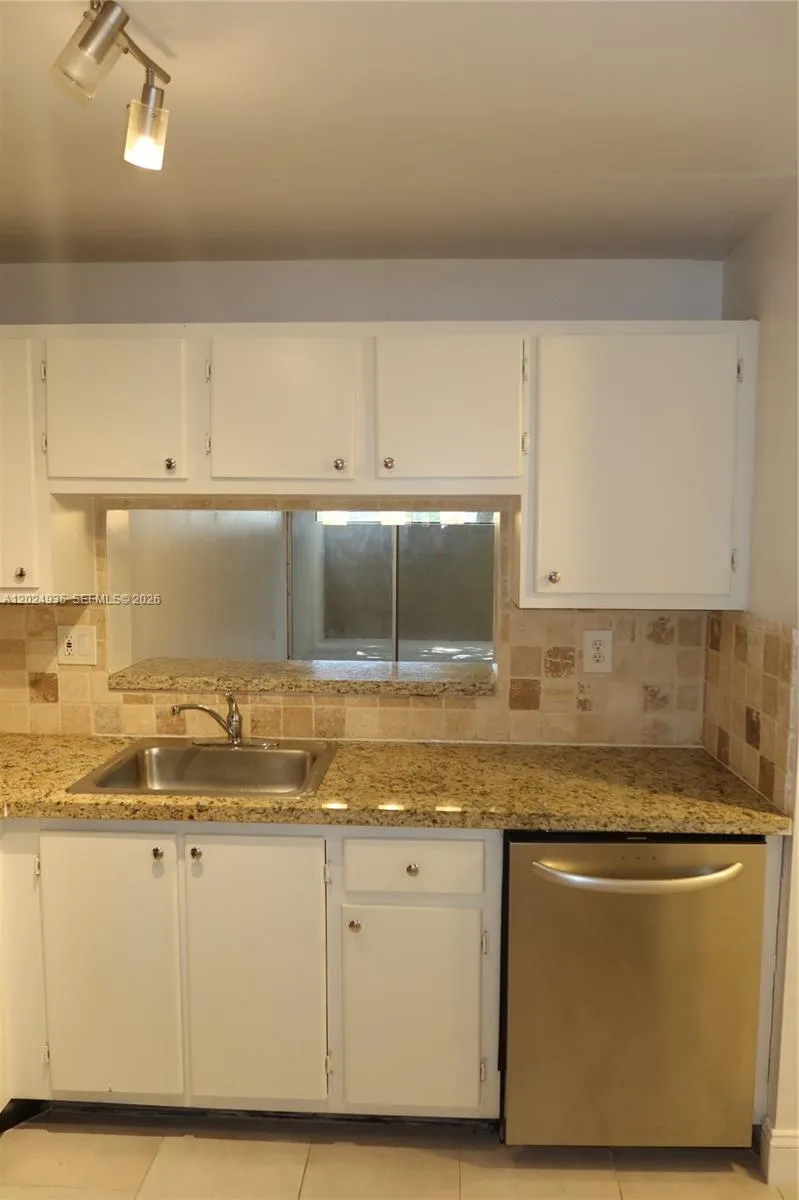 10835 SW 112th Ave # 113, Miami FL 33176