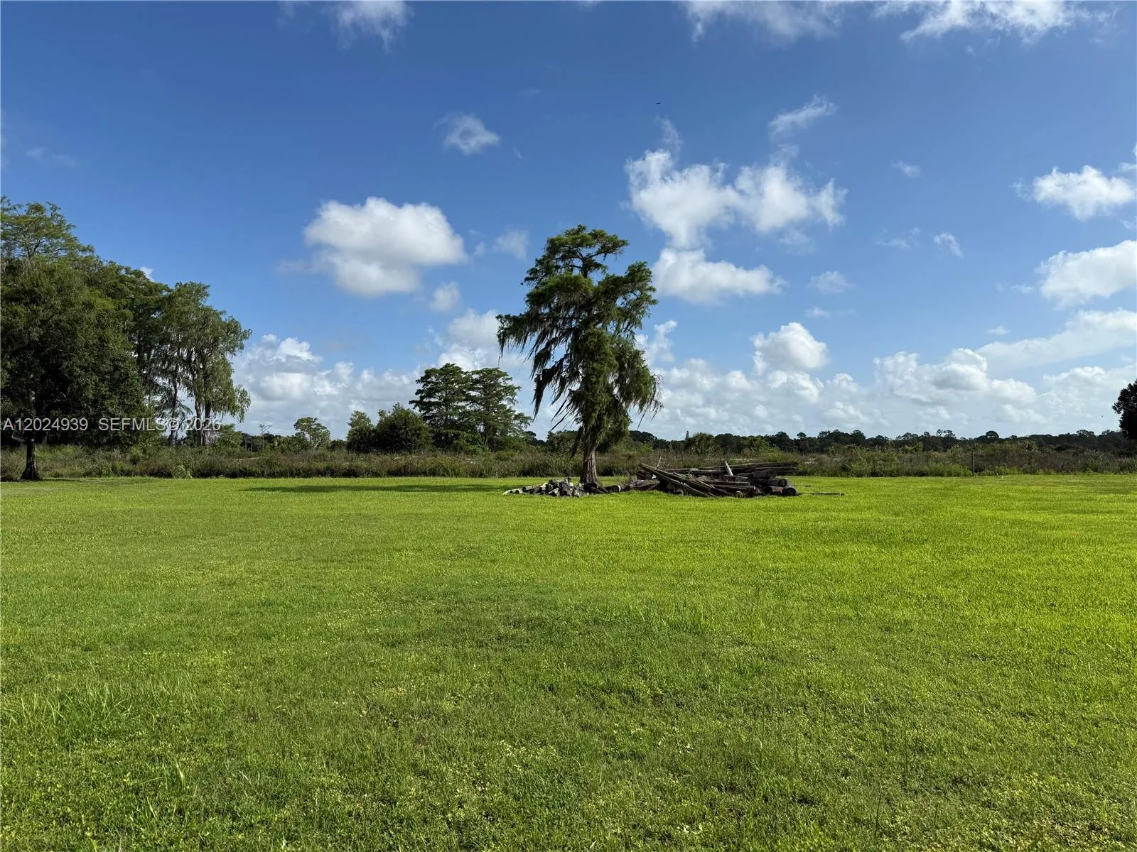 709 SIBONEY AVE, Clewiston FL 33440