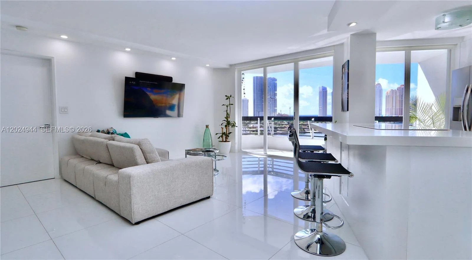 3600 Mystic Pointe Dr # 1115, Aventura FL 33180