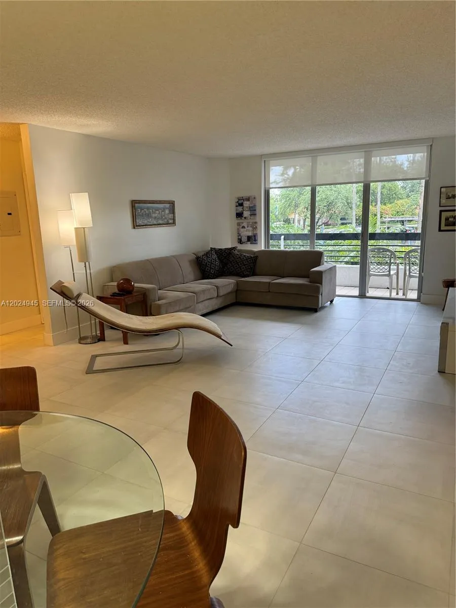 3600 Mystic Pointe Dr # 208, Aventura FL 33180