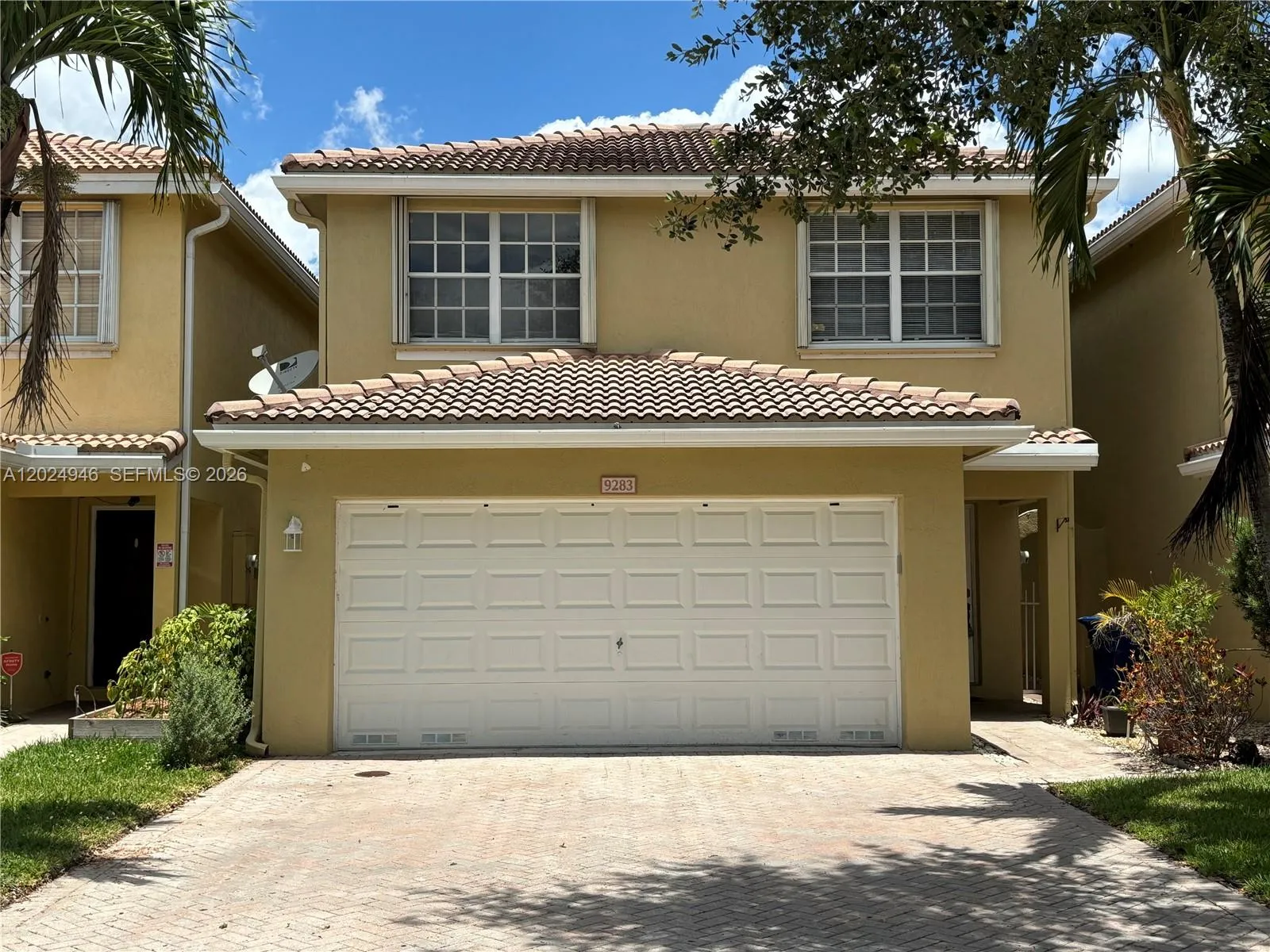 9283 NW 54th St, Sunrise FL 33351