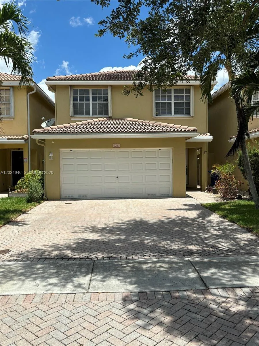 9283 NW 54th St, Sunrise FL 33351