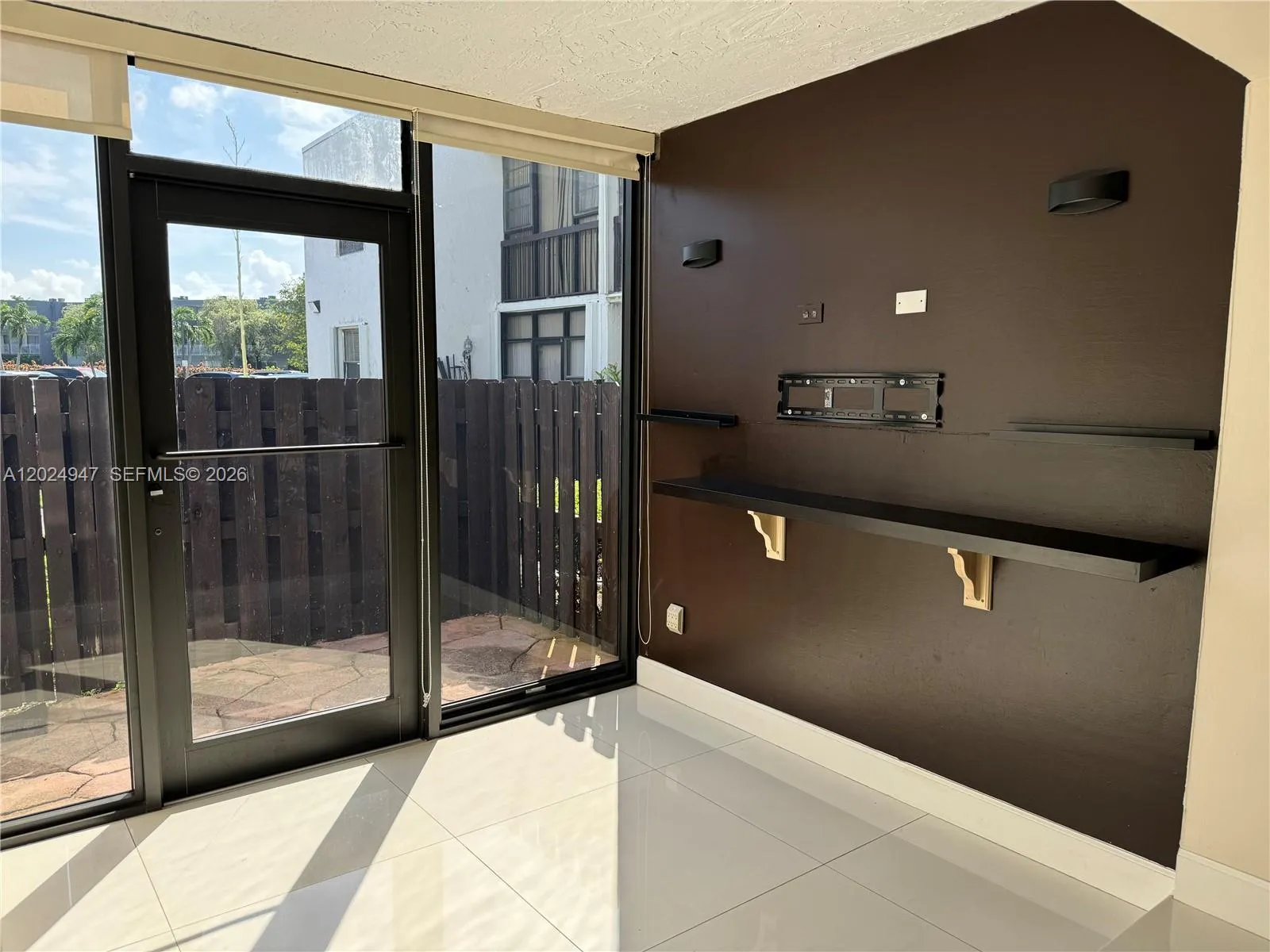 9411 Fontainebleau Blvd # 108, Miami FL 33172