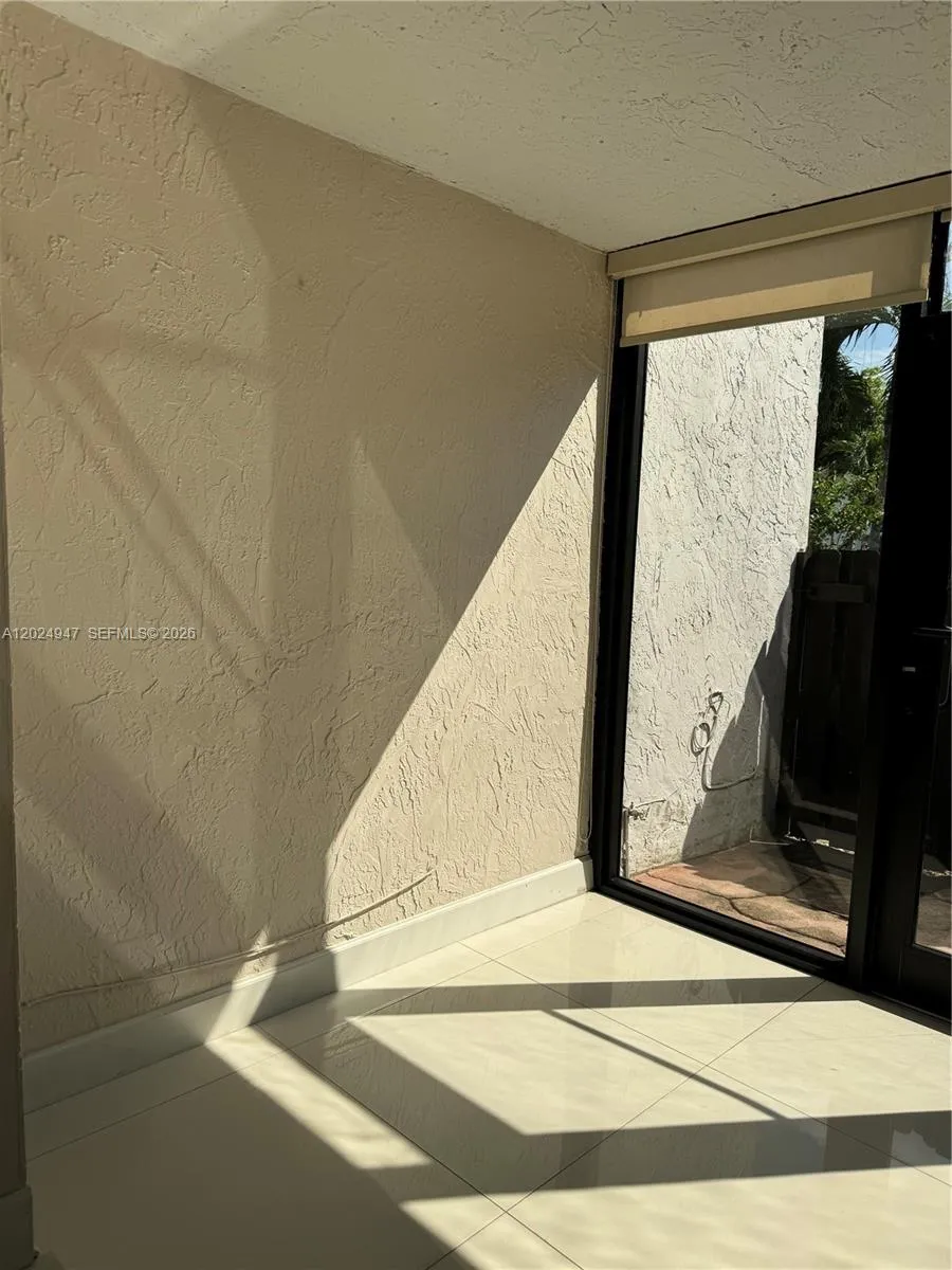 9411 Fontainebleau Blvd # 108, Miami FL 33172